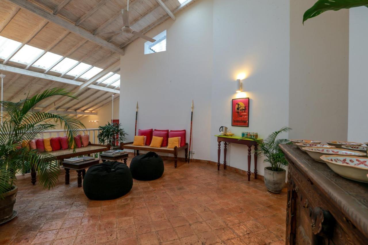 Mango House - *